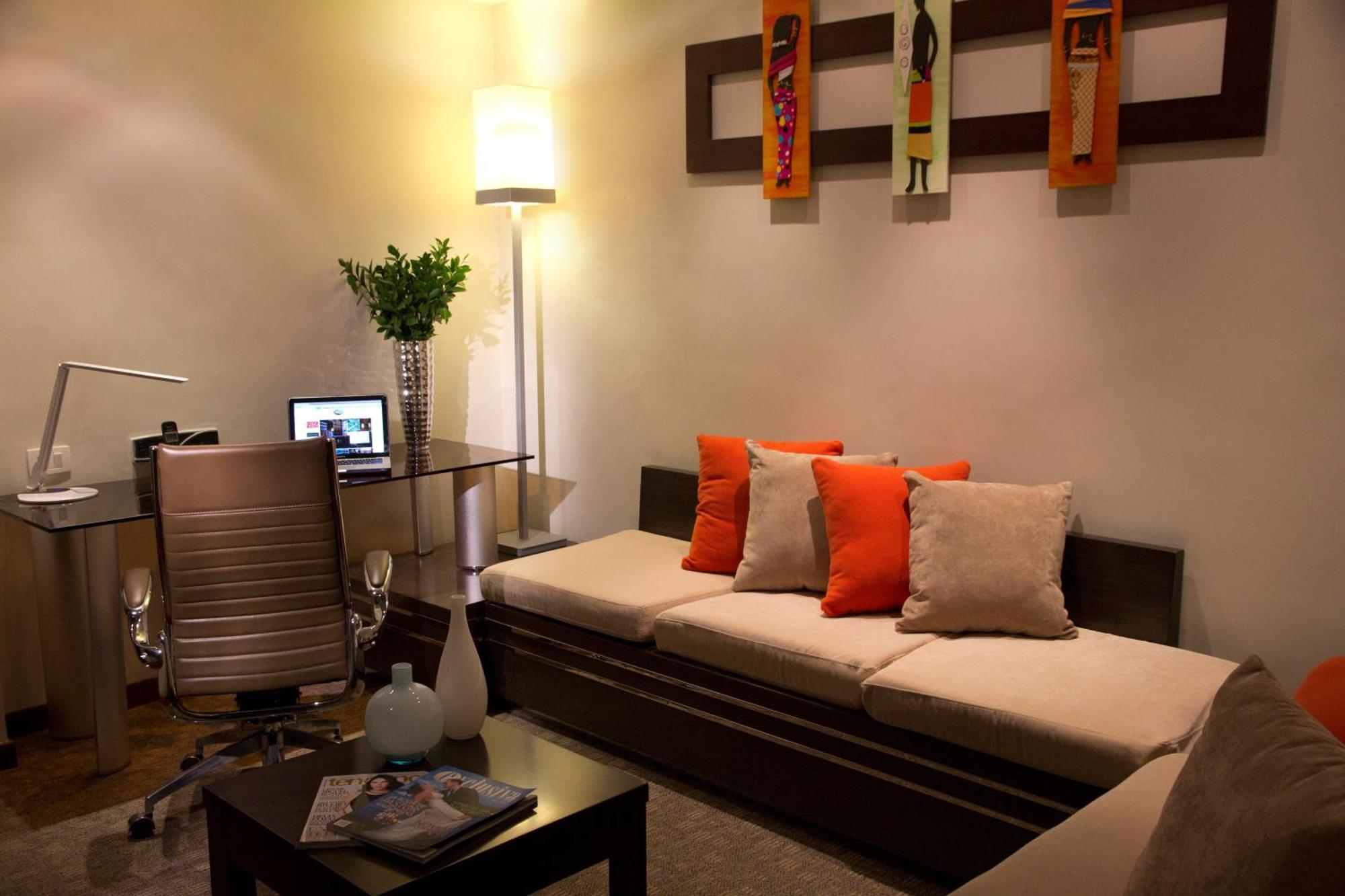 Hotel Altamira Village Каракас Экстерьер фото