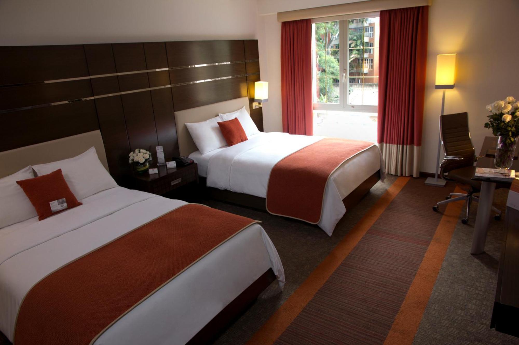 Hotel Altamira Village Каракас Экстерьер фото