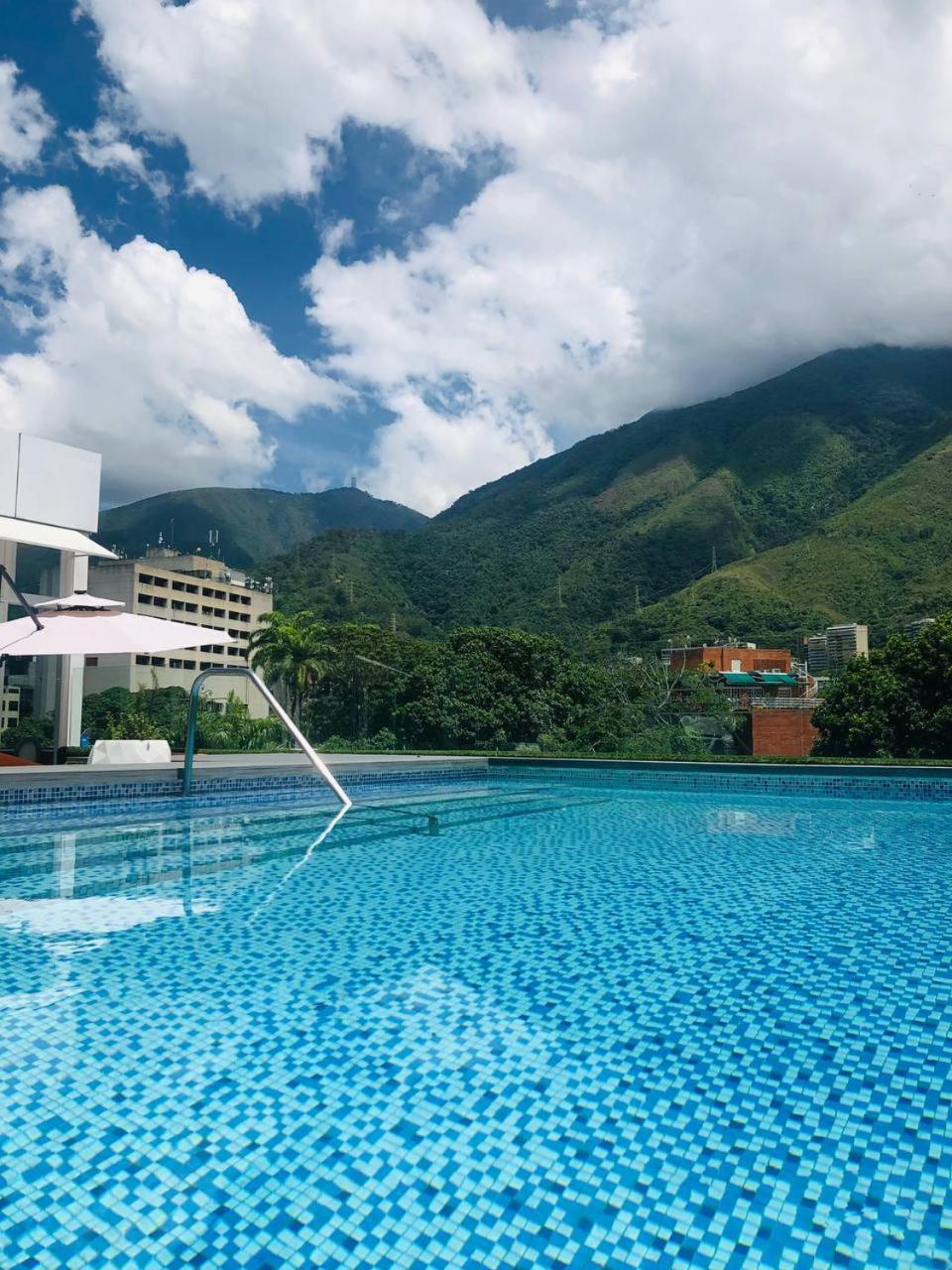 Hotel Altamira Village Каракас Экстерьер фото